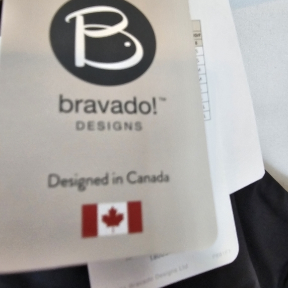 BRAVADO black bikini top in size Medium in black criss-cross cut NWT - Picture 4 of 9